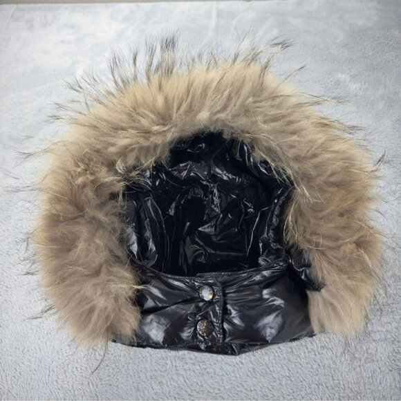 Moncler Size 6 US Kids Black Puffer Jacket with Fur Hood w/Flaws - Picture 6 of 16